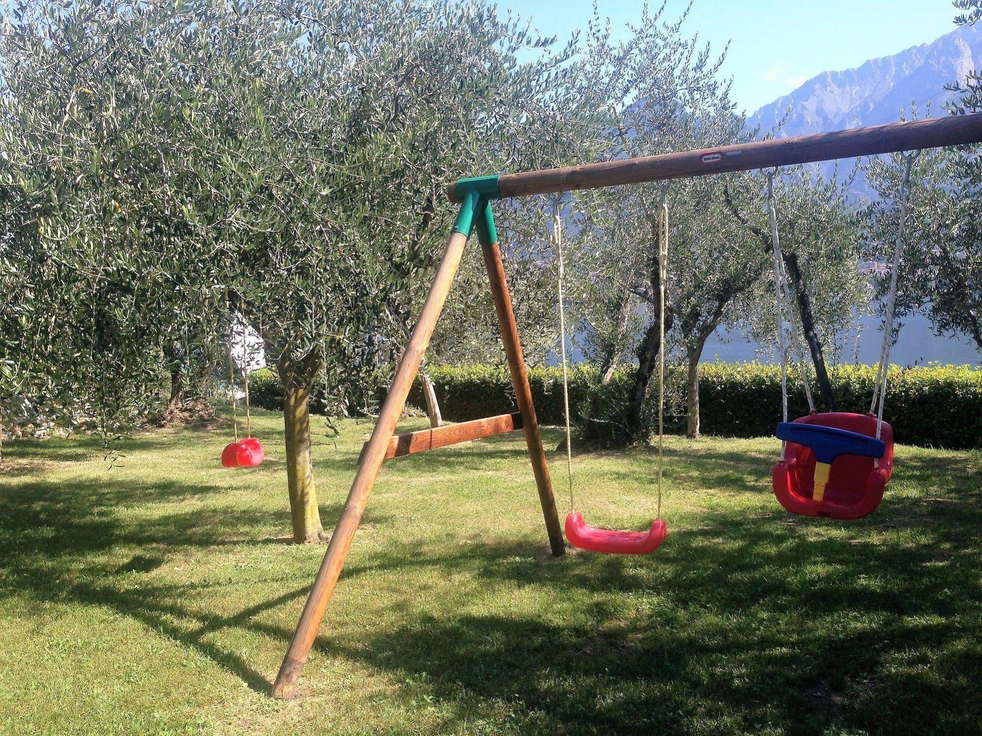 Bellagio Village Mandello del Lario Bagian luar foto
